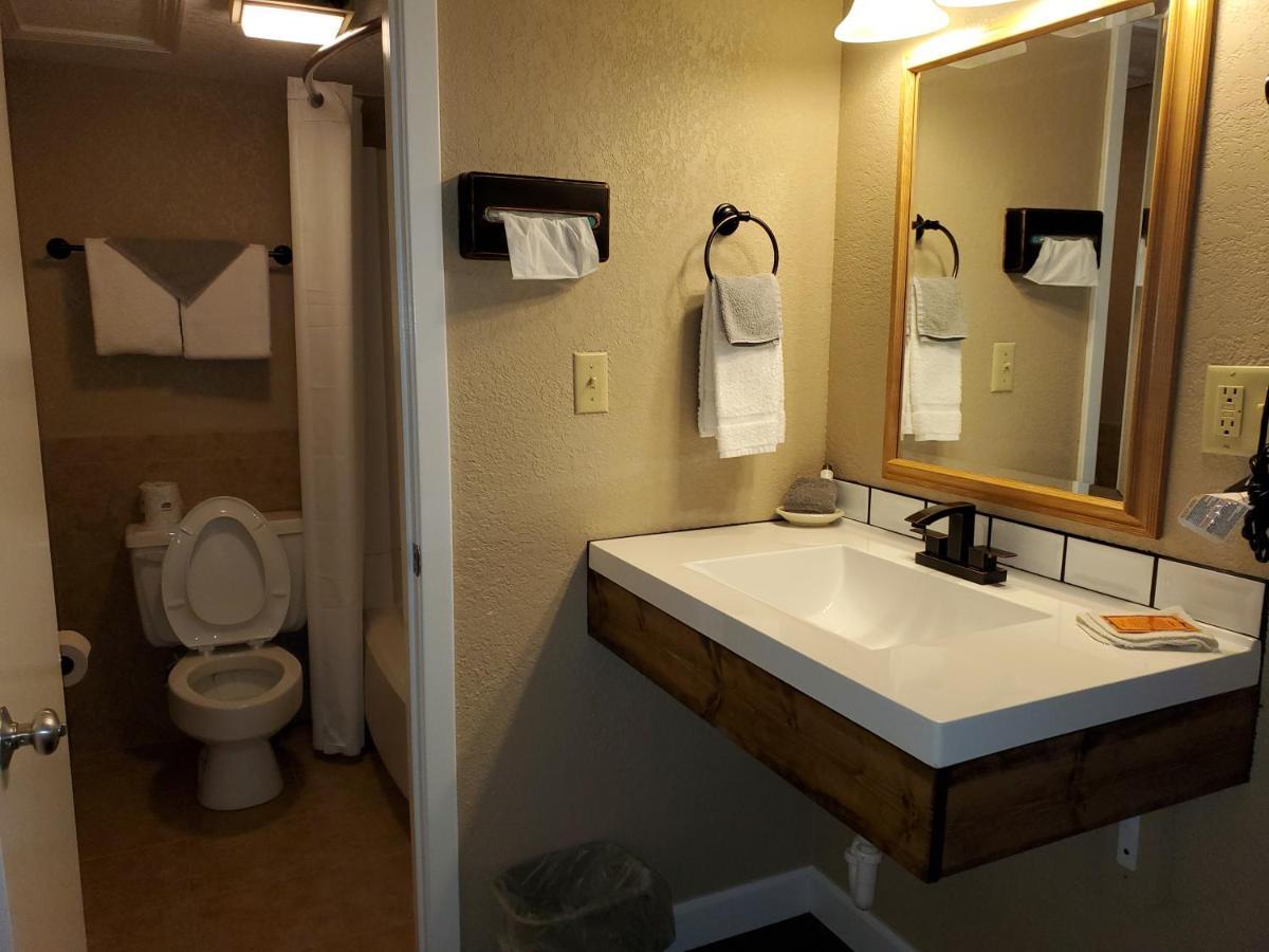 Kansas Country Inn Oakley Dış mekan fotoğraf