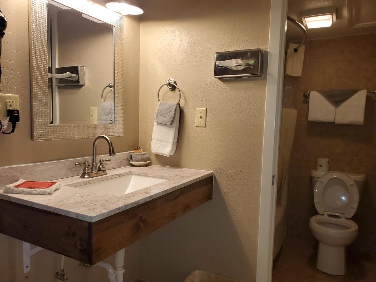 Kansas Country Inn Oakley Dış mekan fotoğraf