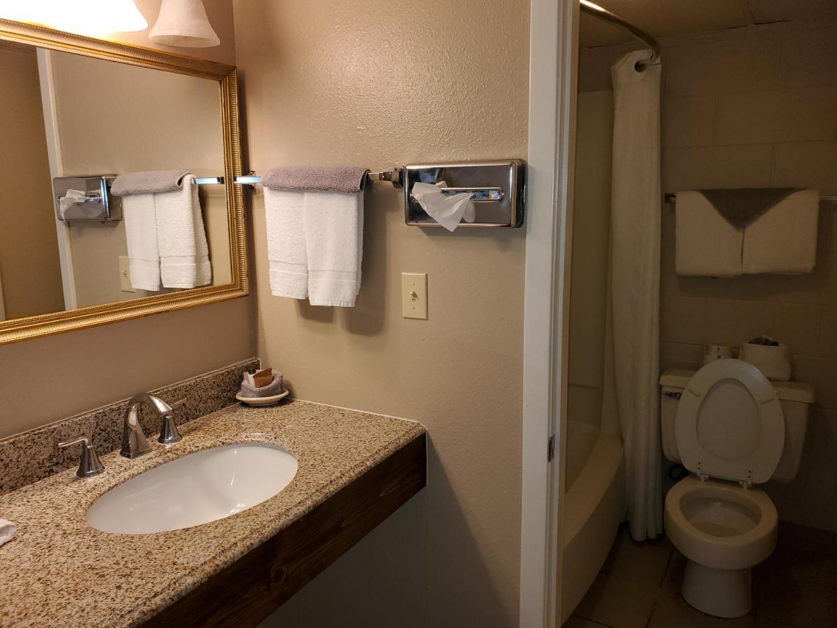 Kansas Country Inn Oakley Dış mekan fotoğraf