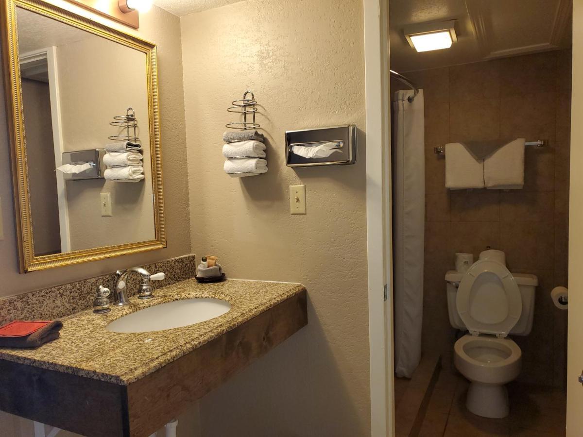 Kansas Country Inn Oakley Dış mekan fotoğraf