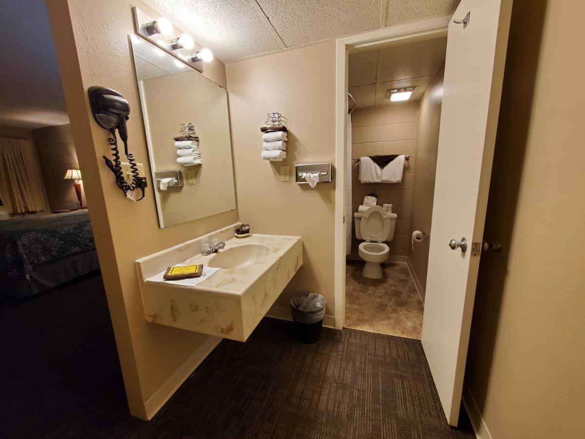 Kansas Country Inn Oakley Dış mekan fotoğraf