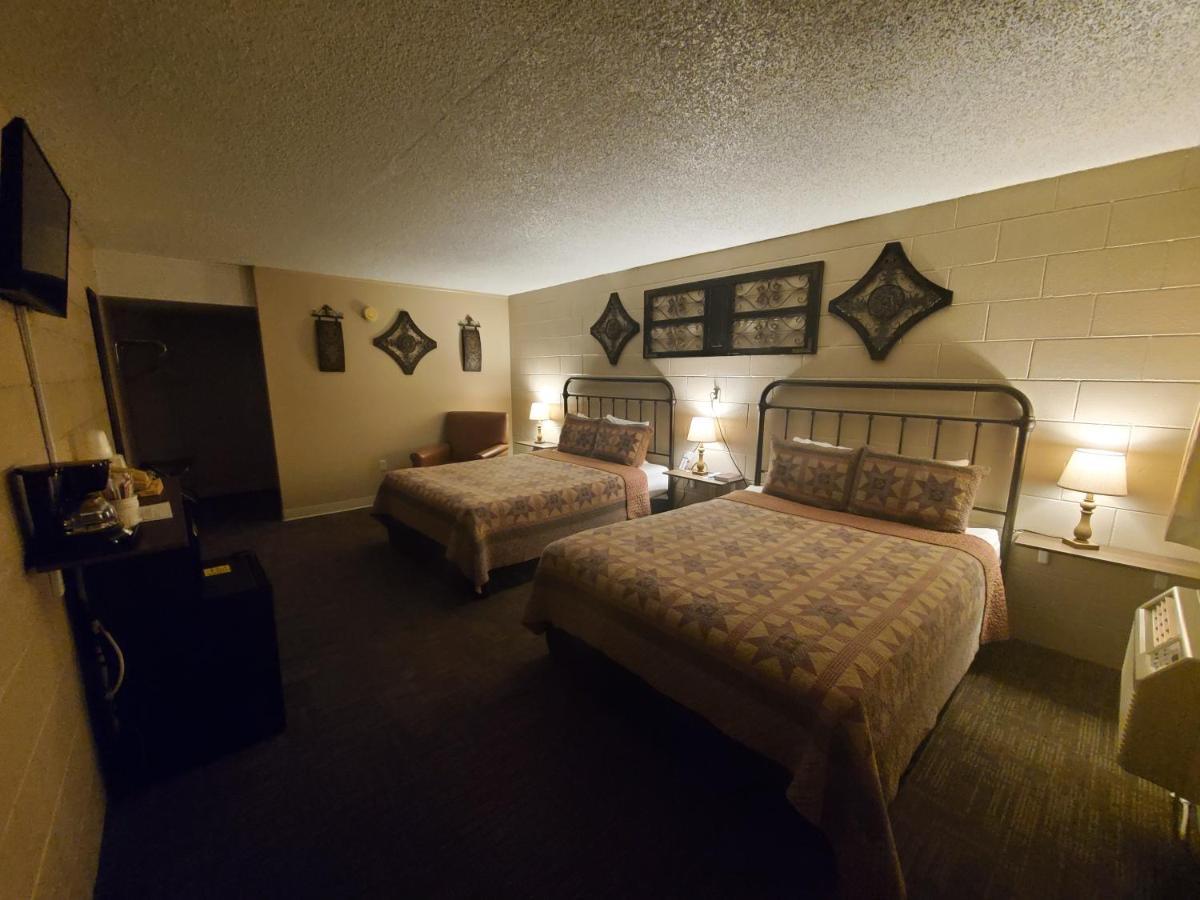 Kansas Country Inn Oakley Dış mekan fotoğraf