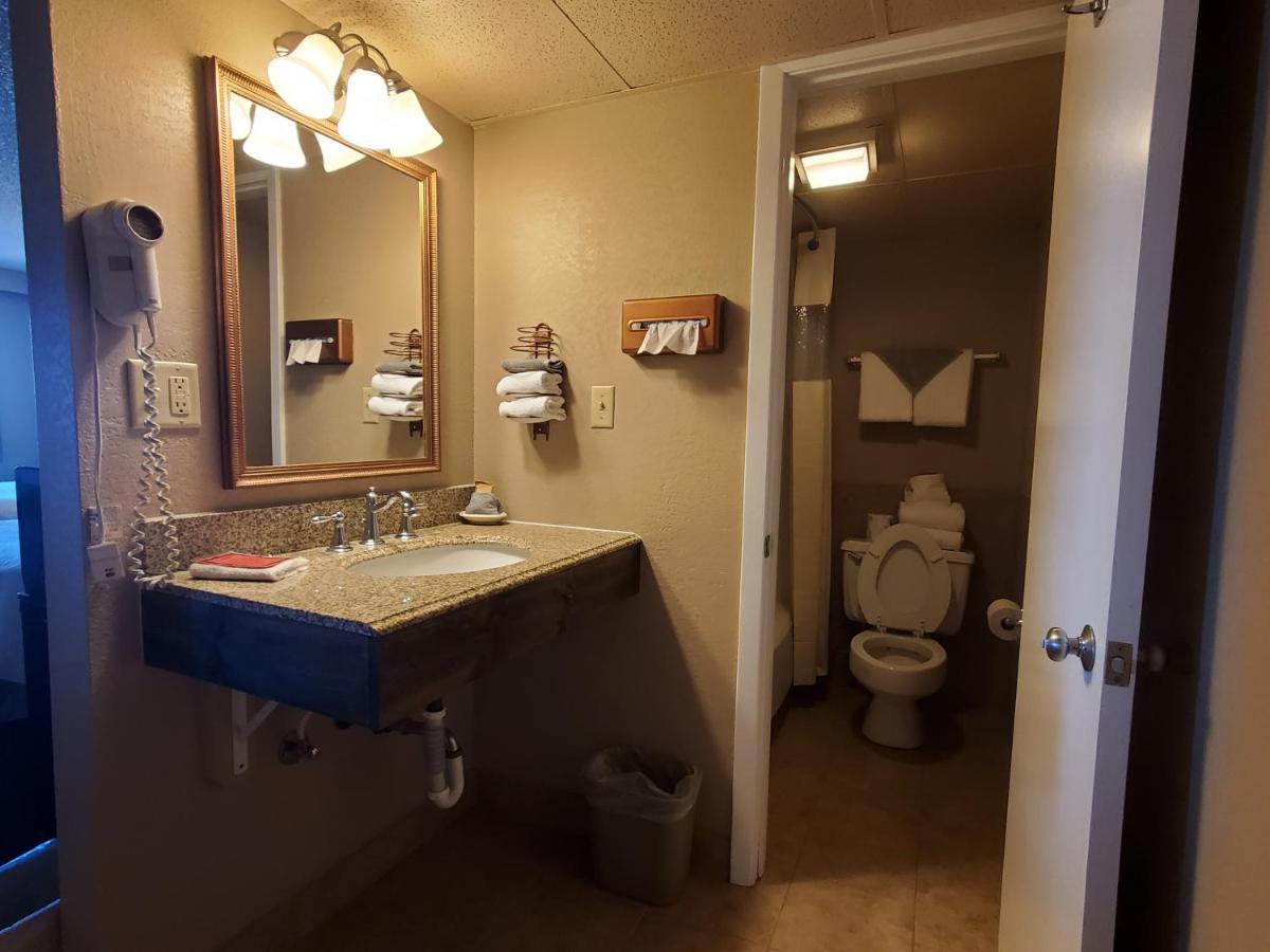 Kansas Country Inn Oakley Dış mekan fotoğraf