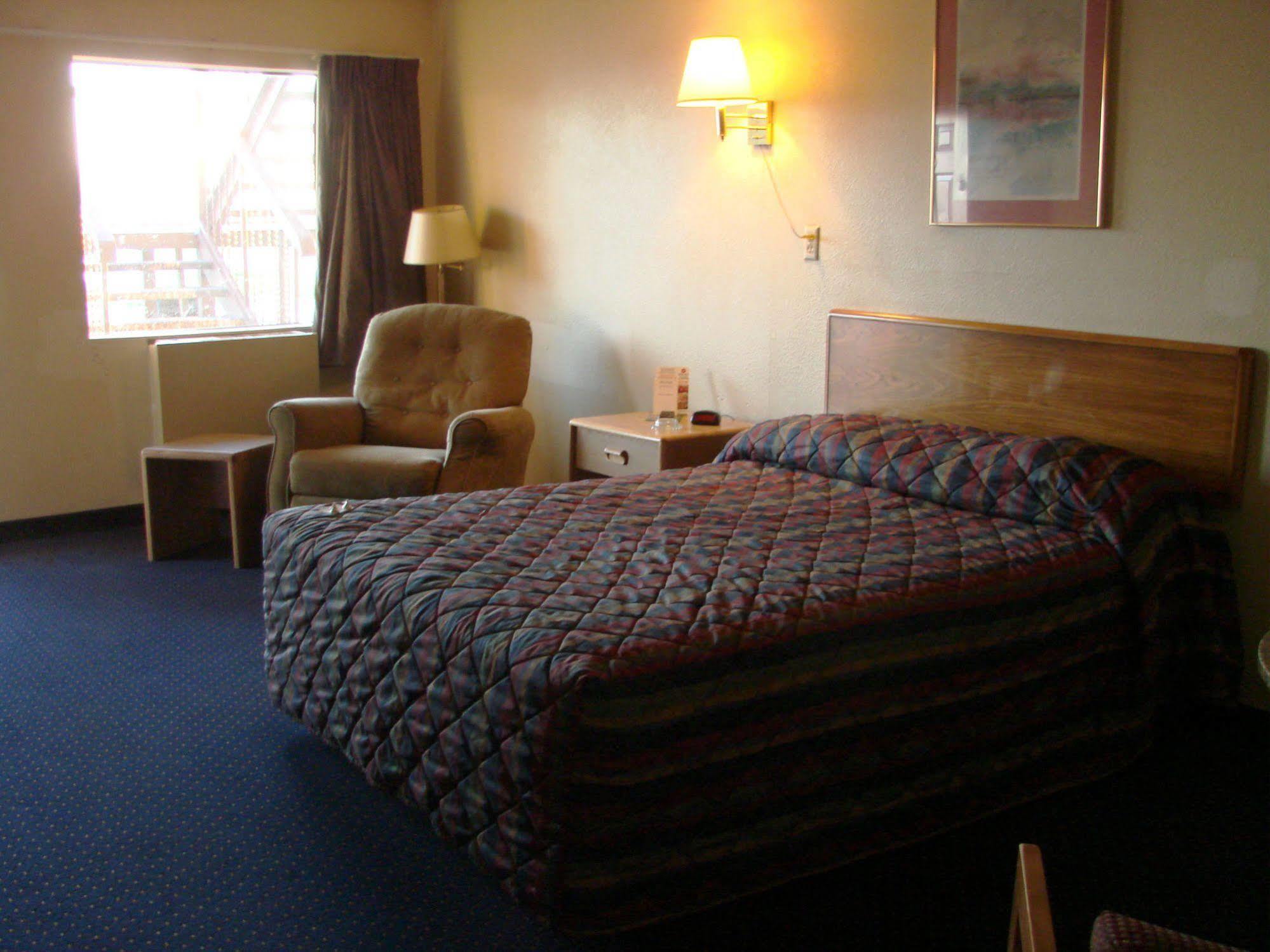 Kansas Country Inn Oakley Dış mekan fotoğraf