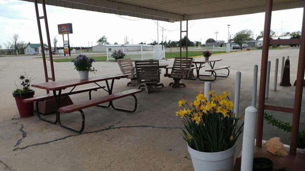 Kansas Country Inn Oakley Dış mekan fotoğraf