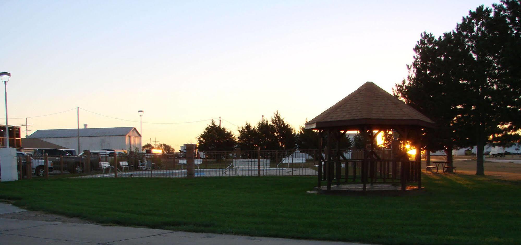 Kansas Country Inn Oakley Dış mekan fotoğraf