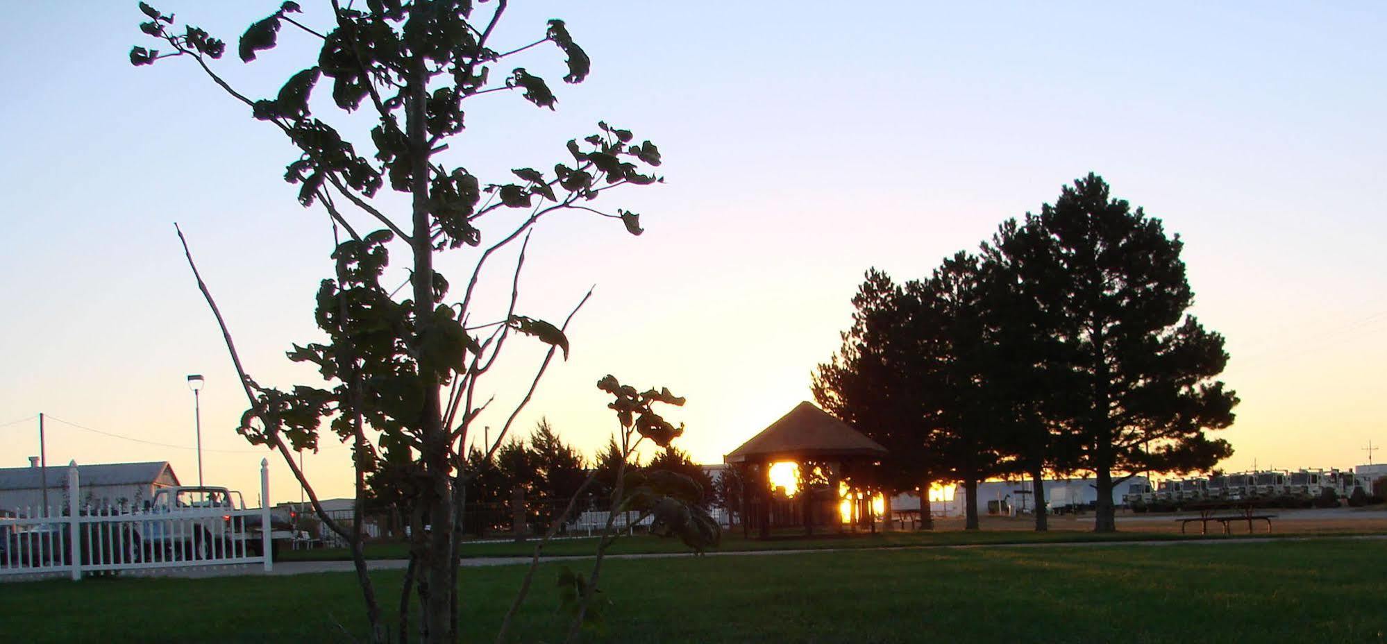 Kansas Country Inn Oakley Dış mekan fotoğraf